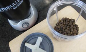 Grinding coffee with a Nutribullet