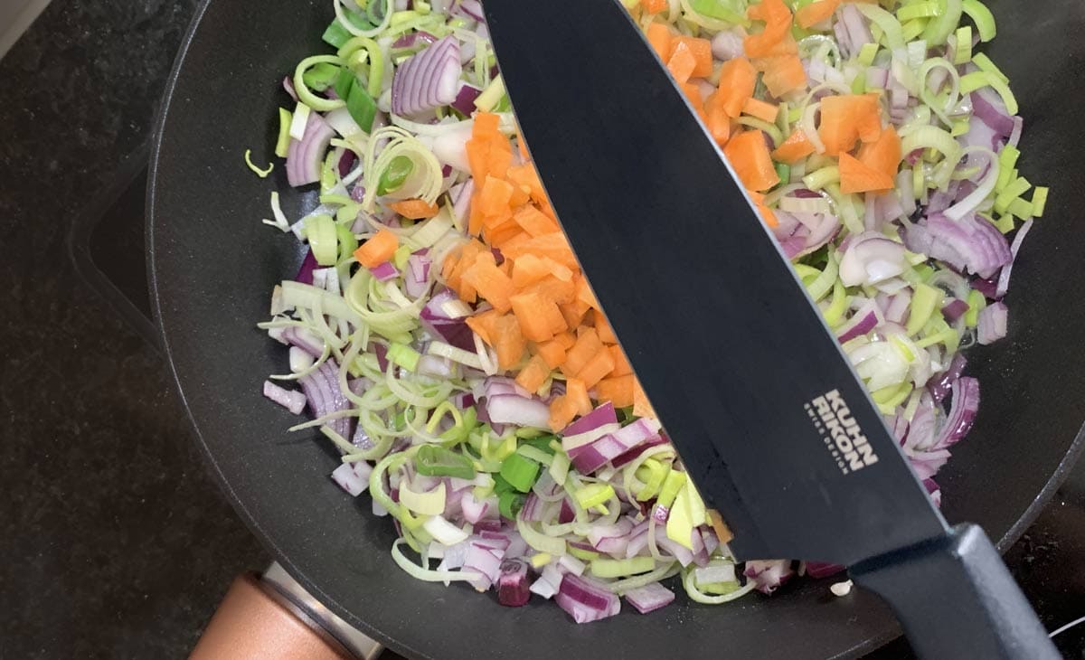 Chopping Onions with Kuhn Rikon Knife